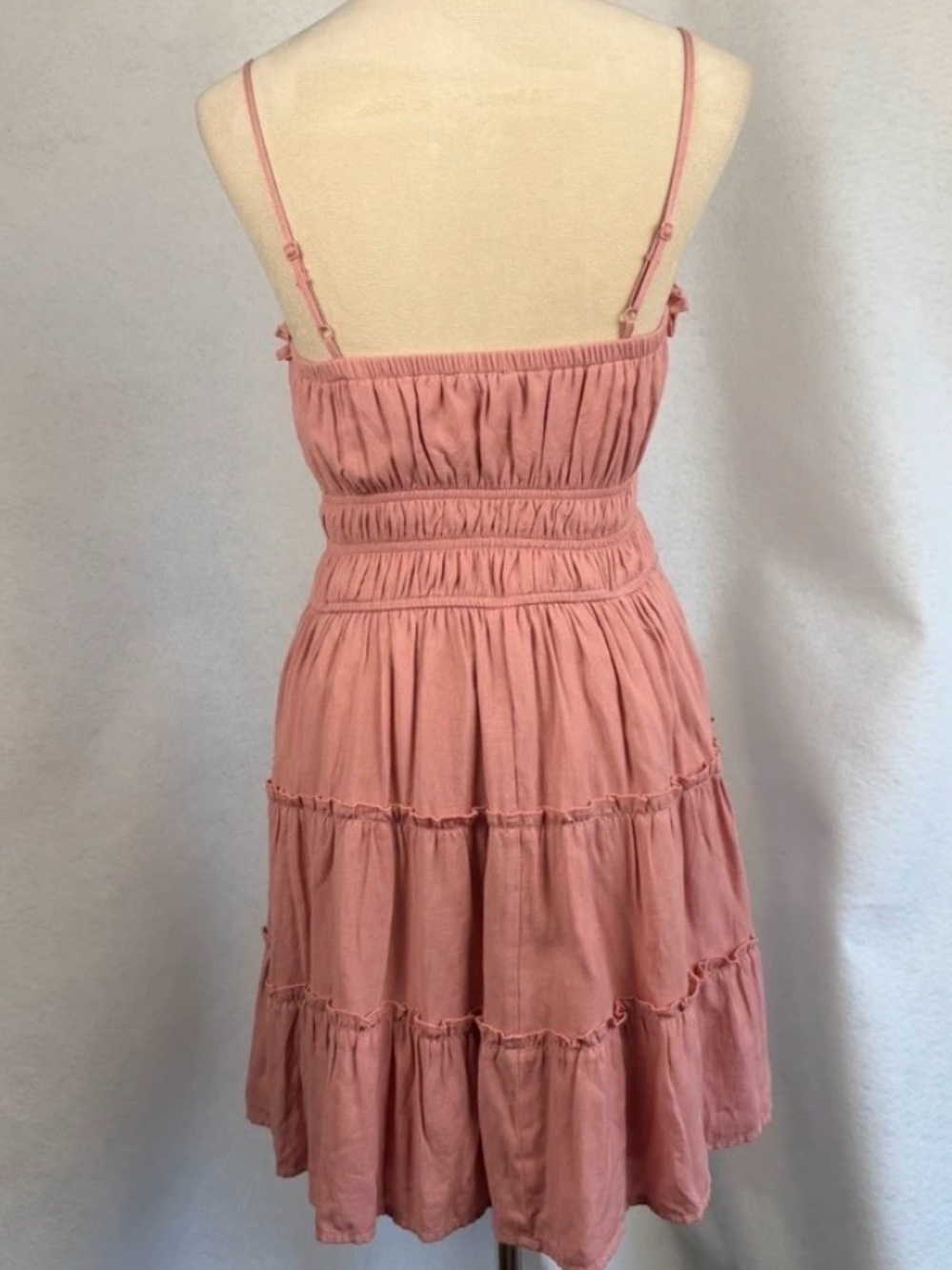 Trixxi Dusty Rose Smocked Waist Ruffle Mini Dress L Francesca's Boho - Picture 2 of 7